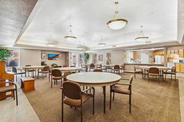 $1,140 / 1br - 608ft2 - Un lugar tranquilo para llamar hogar: ¡Somerset Village te da la bienvenida! (Kingman)63799567917187120