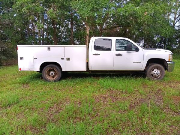 2014 Chevrolet 3500 hd crew cab service body truck 1