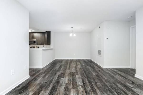 $2,515 / 3br - 1155ft2 - On-site Maintenance, 3BD 2BA, Situated in Ashburn! (20300 River Ridge Terrace, Ashburn, VA)63779239181057120