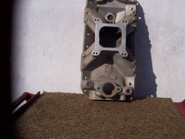 EDELBROCK INTACK CHEVE  SMALL BLOCK 1
