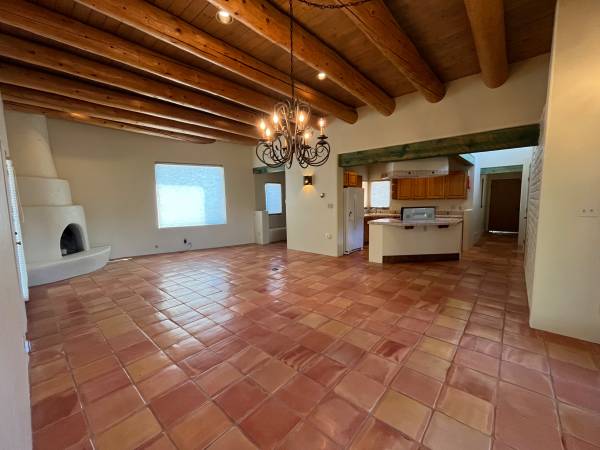 $2,700 / 3br - 1800ft2 - Vista Linda Immaculate Home (Ranchos de Taos)63659780958211123