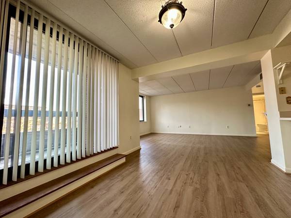 $3,400 / 2br - Allston 2 Bed/2 Bath | Convenient w/ Garage Parking Available (Allston)63996257457666122