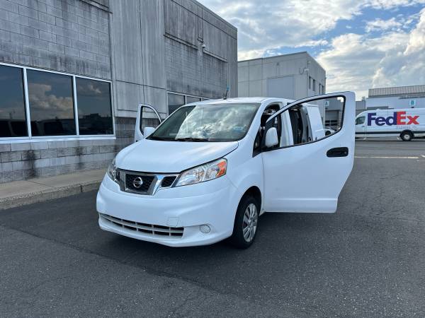 2017 NISSAN NV200 - $9,700 (Brooklyn)63614569031555124