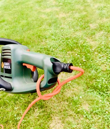 hack for keeping your electric yard tools plugged in 1