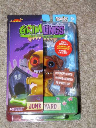 Fingerlings GRIMLINGS Pug~ New! 1