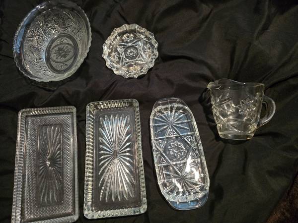 Vintage crystal snack plates 1