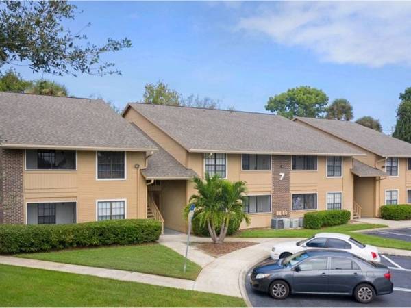 $1,260 / 1br - 650ft2 - On-site Maintenance, Rent Credit Reporting Service, 1B/1B (958 VILLAGE TRAIL, PORT ORANGE, FL)63791497589891121