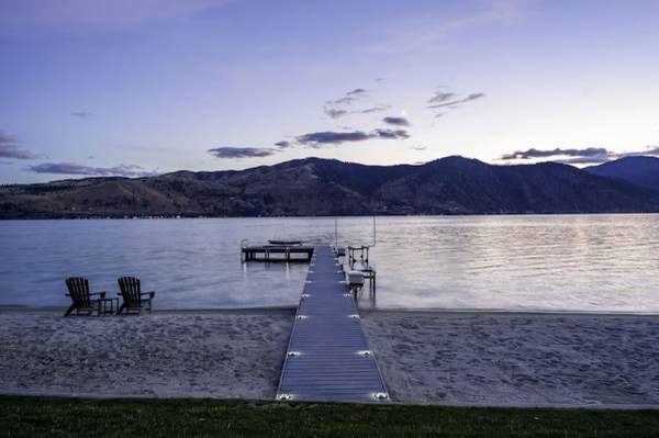 $1 / 5br - Lakefront Cabin with Breathtaking Views, Free WiFi, Fireplace, and Private Dock (Chelan)63886983537027123