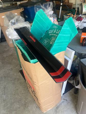 2002-2008 Dodge Ram 1500 tailgate cap 1