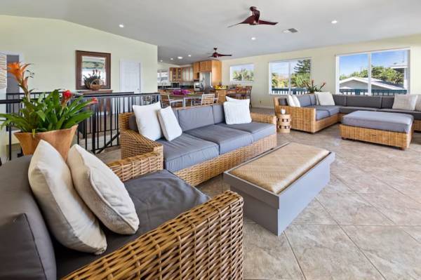 $1 / 5br - BEACH FRONT Paradise With A/C, Pool & Jet Tub (Waianae, HI)63939661207042123