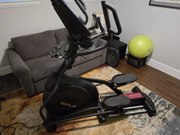 Sole E55 Elliptical 2018 – Excellent Cond. 1