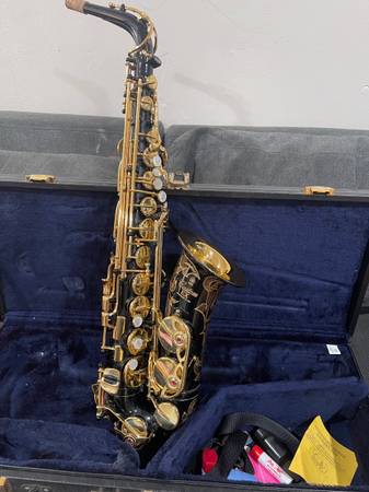 Professional Yamaha Custom EX Alto Saxophone Black/Gold 1