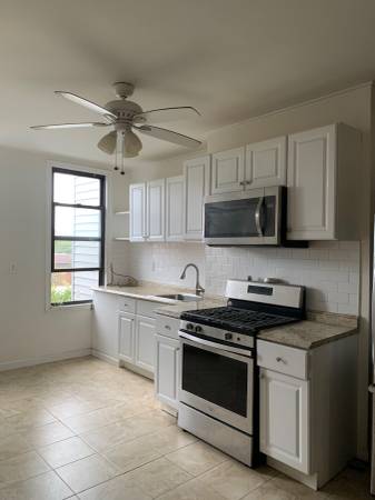 $2,900 / 1br - 700ft2 - Williamsburg gran departamento de una habitación (Williamsburg)63870971755777121