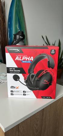 HyperX Cloud Alpha - Wireless Gaming Headset 1
