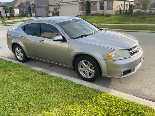 2013 Dodge Avenger en excelentes condiciones - $3,450 (Katy TX)636170363457311212