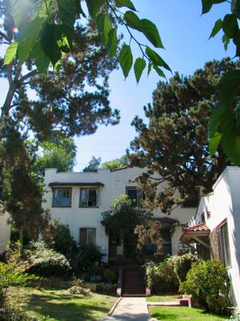 $2,195 / 1br - 850ft2 - $2,095 HOLLYWOOD HILLS 1 Bed 1bath lower apartment (Argyle Ave NORTH OF FRANKLIN)63812226177539120