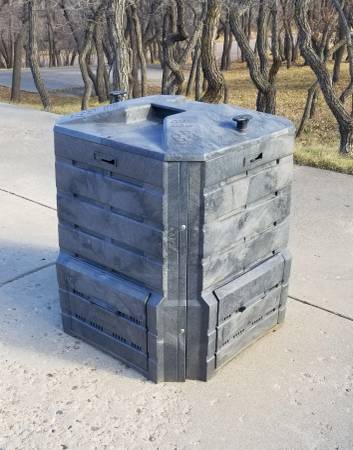 94 Gallon Composter 1
