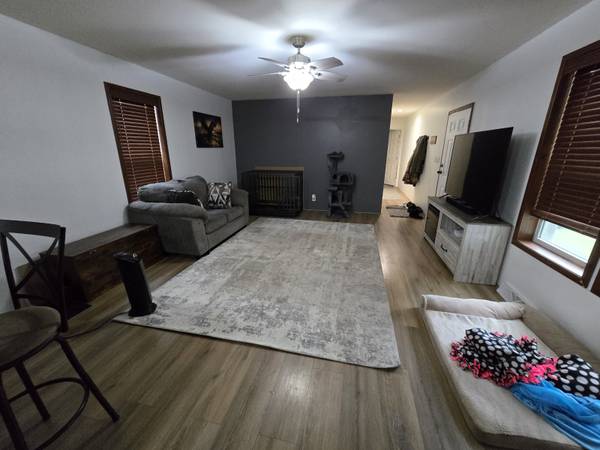 $82,000 / 3br - 1276ft2 - Recent Updates Throughout! (Rosemount)64003961900419123