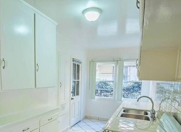 $1,845 / 1br - 1000ft2 - STUDIO CITY - 1 bedroom 1 bath-must pre-qualify (studio city)63998153240578120
