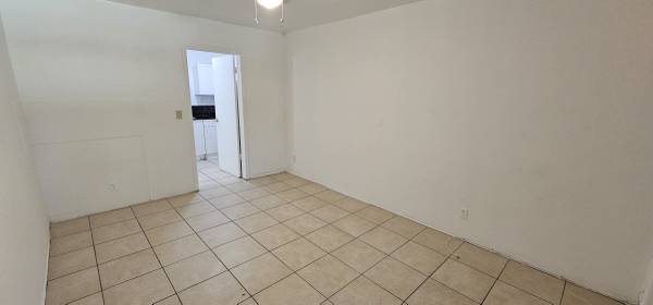 $1,250 HALLANDALE, Studio, Water & Electric included, 1 parking (Hallandale)64002016955522120