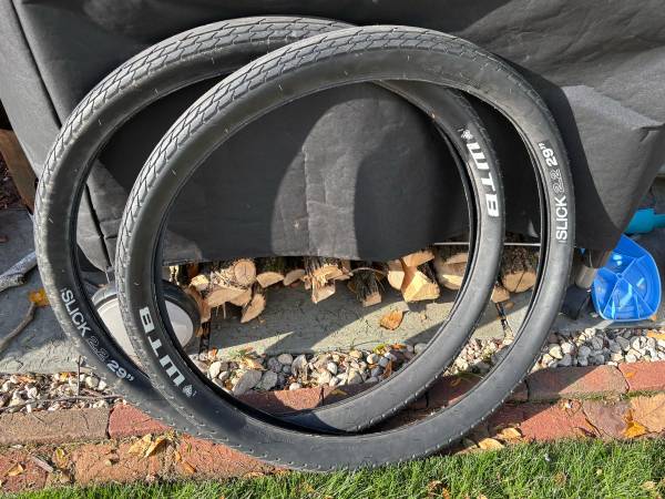 Wtb slick 2.2 x 29 tires (2) 1