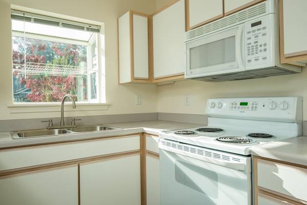 $2,680 / 2br - 1380ft2 - $1000 off 1st month's rent on select units. Call for details! (Wilsonville - I5, 205, Tigard, Oregon City, T)63999455419394122