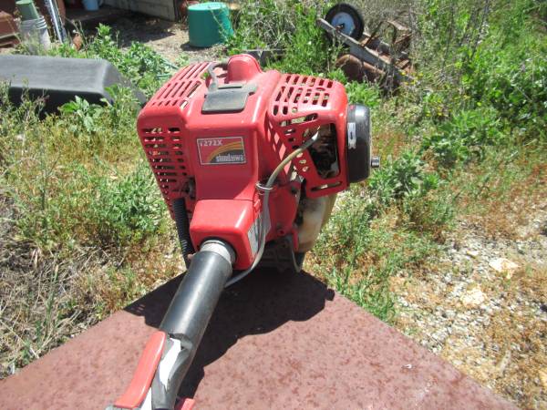 Shindaiwa T272 Line Trimmer - farm & garden - by owner