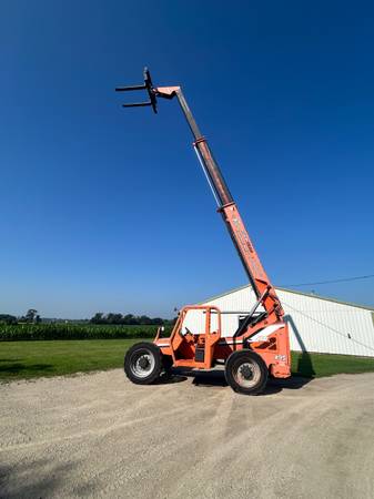 2014 Skytrak 8042 Telehandler - $29,500 (Waupun)63471096997633120