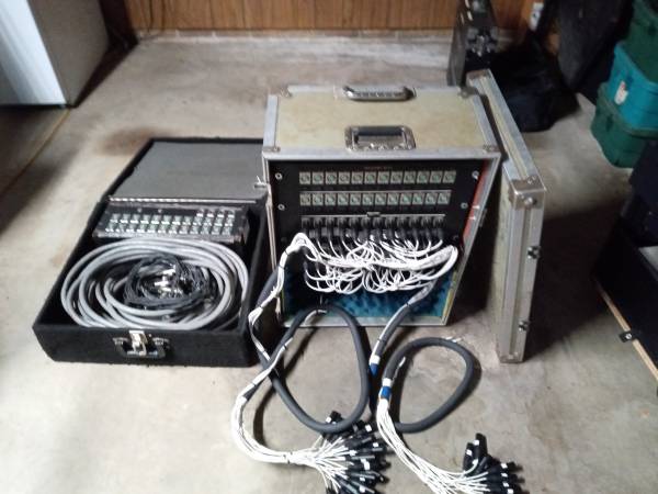 24 ch.micophone input splitter with ground lifts on each ch. 1