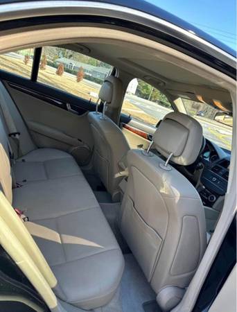 Mercedes Benz C300 - $7,000 (Lithonia)63620255672579124