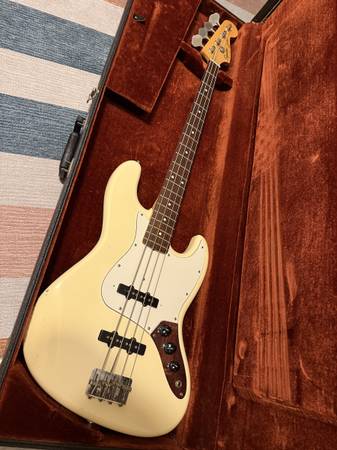 Squier by FENDER jazz Bass ケース付き Squier by Fender Classic Vibe '70s Jazz Bass Maple