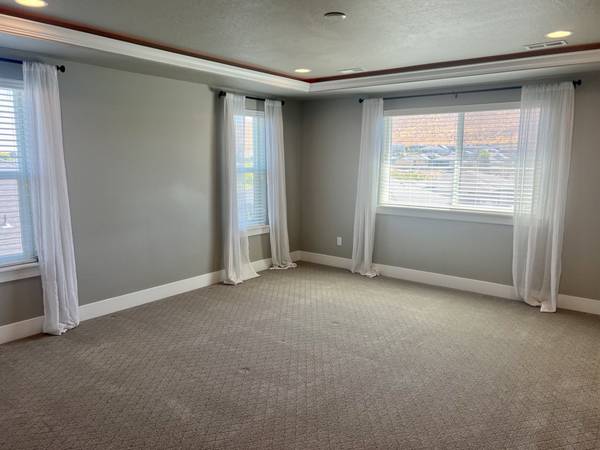 $685,000 / 5br - Upgraded Home for Sale (Richland)64319760571649124