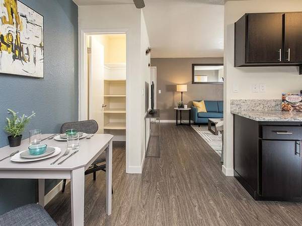 $1,950 / 2br - 810ft2 - Close to Public Parks & Schools, Upgraded Pull-Out Shower Head (fairfield / vacaville)63834323589379124