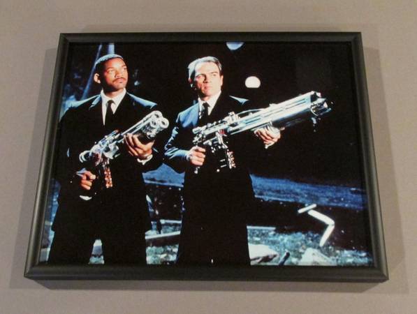Movie Still: Will Smith & Tommy Lee Jones in "Men in Black" 1