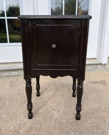 Vintage Smoke Stand 1