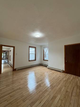 $3,000 / 2br - 1100ft2 - Classic Cambridge apartment, Just minutes from Kendall Square (Cambridge)63863135881345124
