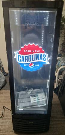 MANCAVE  BEER / POP COOLER  XMAS,!!! 1