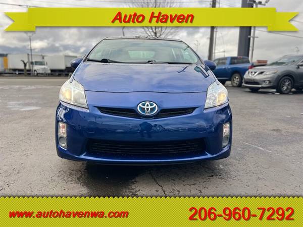 2010 Toyota Prius IV - $7,99563622987225857122