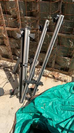 Free ski racks. 1
