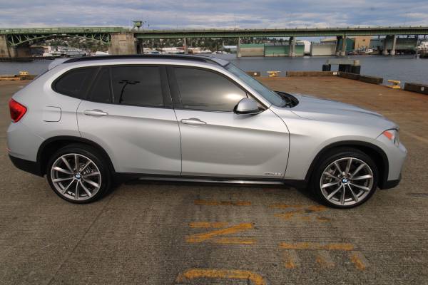 2013 BMW X1 XDRIVE35I Plata Metálica Glacier Solo para comercio local Solo 91 mil - $12,900 (Especializados únicamente en MINI / Salón interior)63469738045315123
