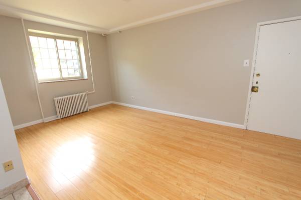 $959 / 1br - ¡Espacioso y asequible! (Mt. Lebanon)63664526114817122