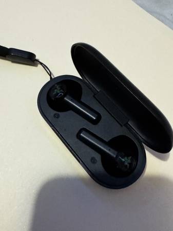 Razer Hummer Head Earpuds 1