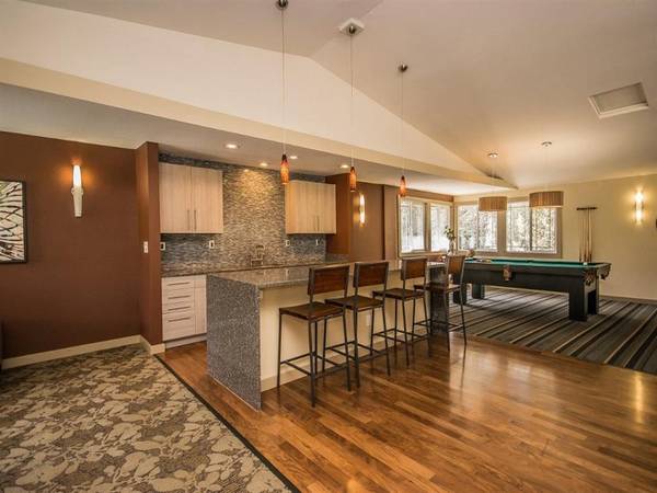 $2,250 / 2br - 941ft2 - Ubicado en Issaquah, en la línea de autobús, 2 habitaciones (220 Newport Way SW, Issaquah, WA)63688549180801122