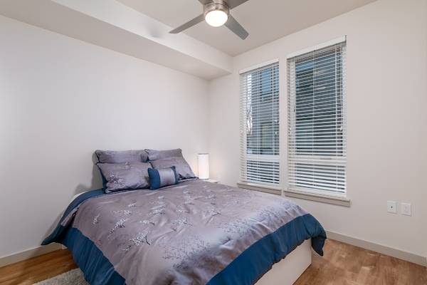 $1,895 / 2br - Don't Look Past This 2 Bd @ The Marc! Your Chance To Live Downtown! (SE Portland, Mt Tabor, Hawthorne)63914971640962124