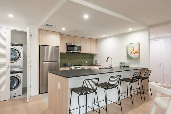 PLG /Crown Heights - Luxury 1 Bed - Gym - Laundry - Parking - Doorman 1