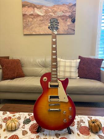 Epiphone Les Paul Traditional Pro III Plus with case 1