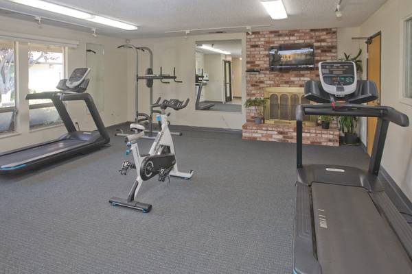$2,285 / 1hab - 600 pies² - Pagos de alquiler en línea, cubiertas para ventanas, microondas (fremont / union city / newark)63682796600323121