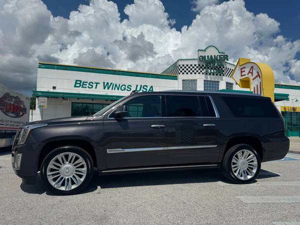 2016 Cadillac Escalade ESV Platinum 4WD, 1 dueño, informe Carfax limpio. OFRECEMOS FINANCIAMIENTO - $24,990 (Tampa Bay Wholesale Cars Inc.)63443649622401122