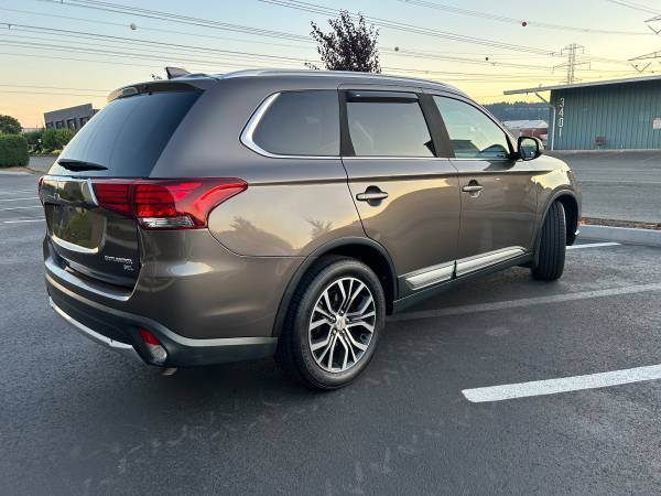 2017 Mitsubishi Outlander SEL - $9,700 (Auburn)63469767515393121