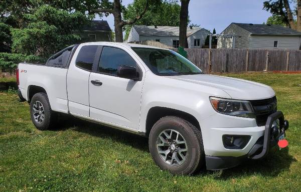2016 Chevrolet Colorado 2wd  2.5 4cylinder and 2 sets of wheels 1
